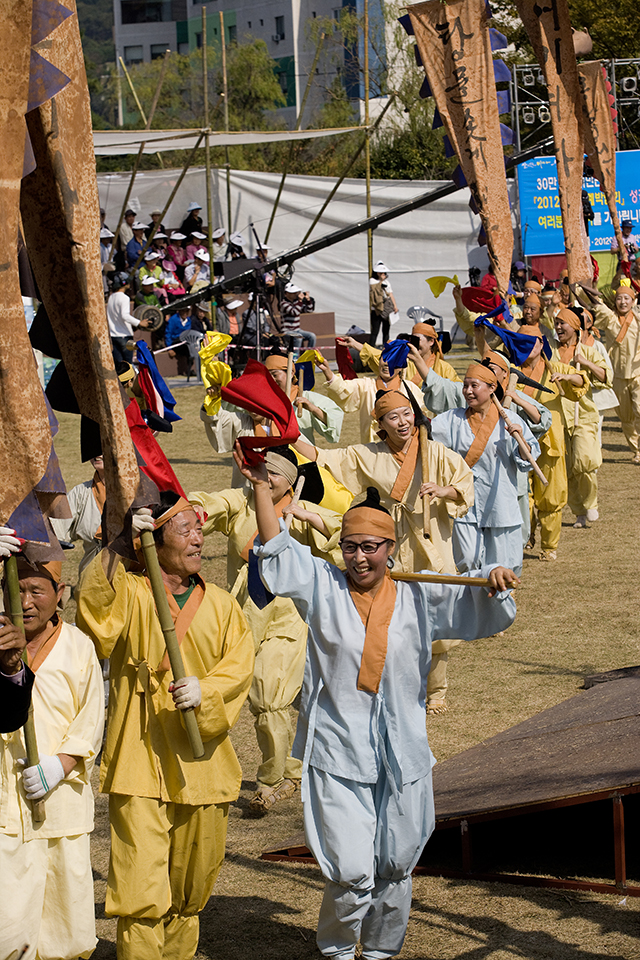 IMG_2011-19_유성봉명리온천수착정놀이02_(제52회_한국민속예술축제).jpg