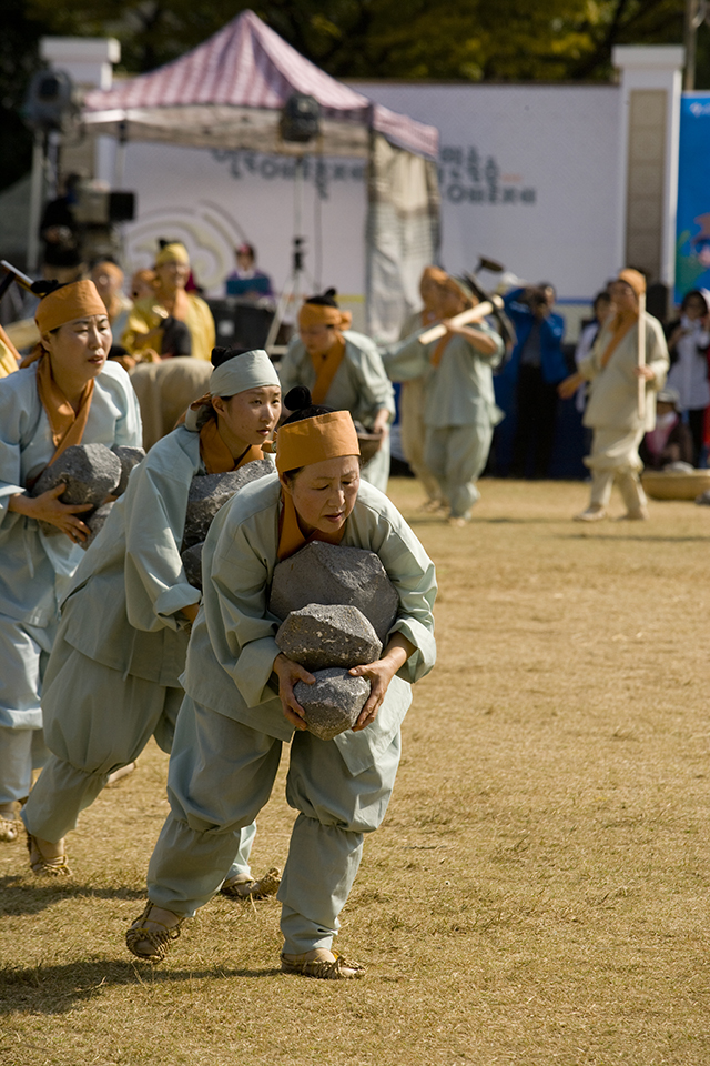 IMG_2011-19_유성봉명리온천수착정놀이06_(제52회_한국민속예술축제).jpg