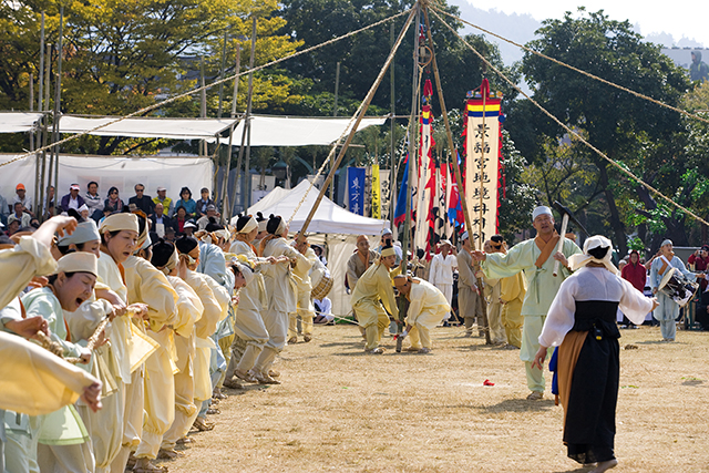 IMG_2011-19_유성봉명리온천수착정놀이10_(제52회_한국민속예술축제).jpg