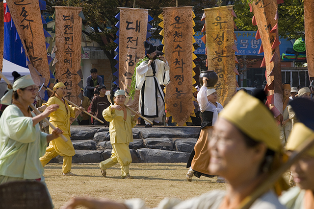 IMG_2011-19_유성봉명리온천수착정놀이14_(제52회_한국민속예술축제).jpg