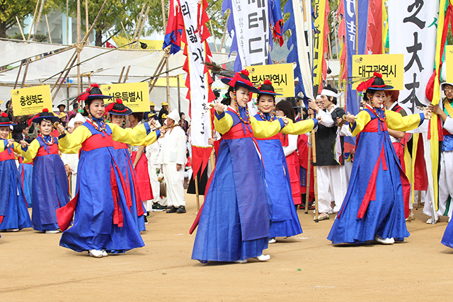 IMG_2012_입장식_(제53회_한국민속예술축제)_85.jpg