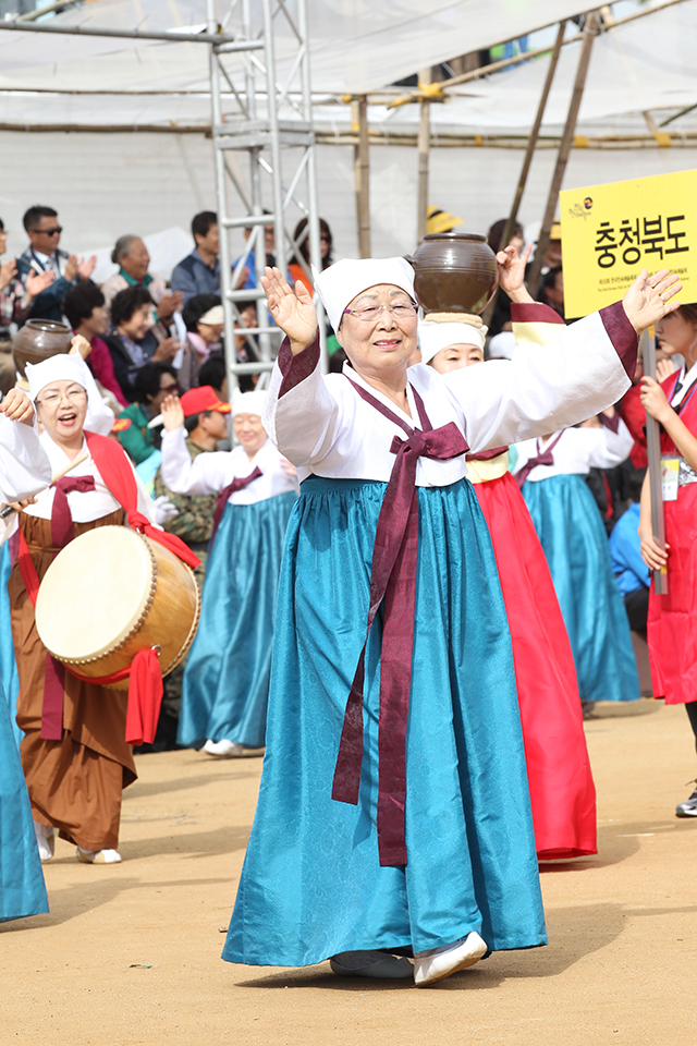 IMG_2012_입장식_(제53회_한국민속예술축제)_90.jpg