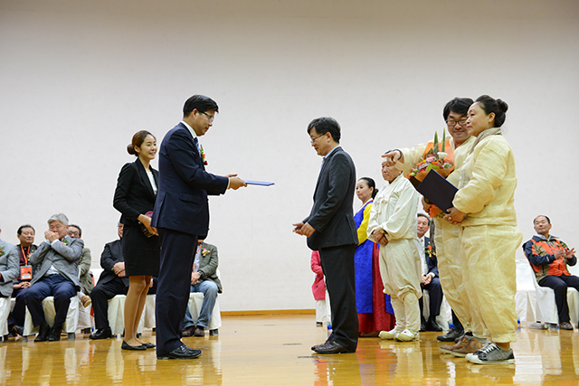 IMG_2015-시상식_및_폐막식_(제56회_한국민속예술축제)_100.jpg