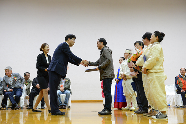 IMG_2015-시상식_및_폐막식_(제56회_한국민속예술축제)_104.jpg