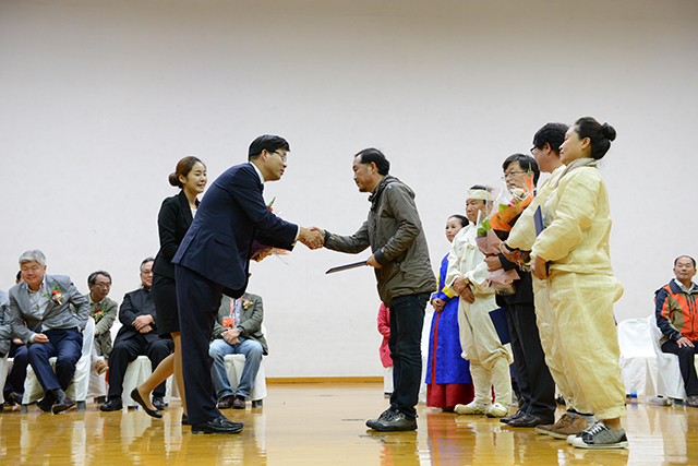 IMG_2015-시상식_및_폐막식_(제56회_한국민속예술축제)_105.jpg