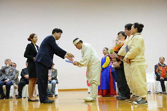 IMG_2015-시상식_및_폐막식_(제56회_한국민속예술축제)_109.jpg