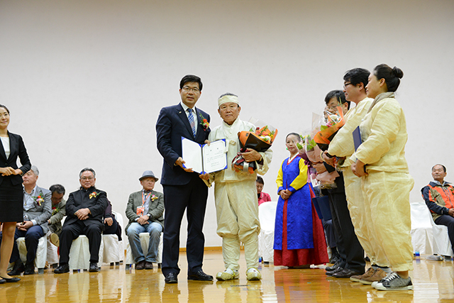 IMG_2015-시상식_및_폐막식_(제56회_한국민속예술축제)_111.jpg