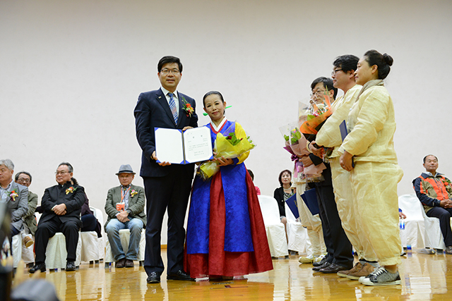 IMG_2015-시상식_및_폐막식_(제56회_한국민속예술축제)_115.jpg