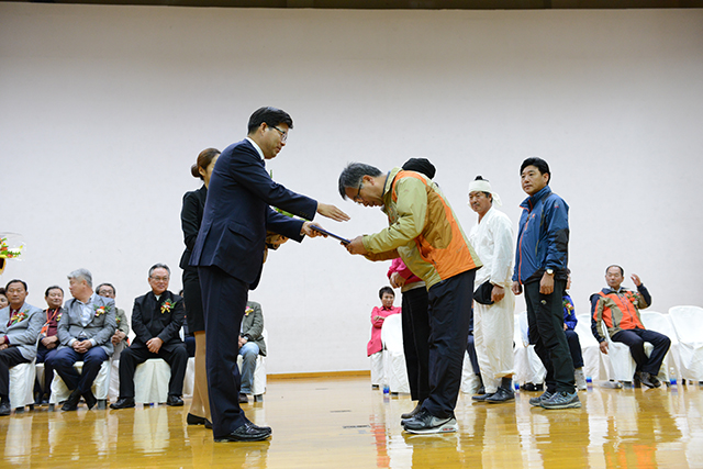 IMG_2015-시상식_및_폐막식_(제56회_한국민속예술축제)_133.jpg