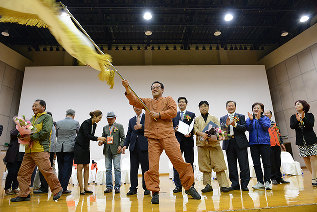 IMG_2015-시상식_및_폐막식_(제56회_한국민속예술축제)_206.jpg