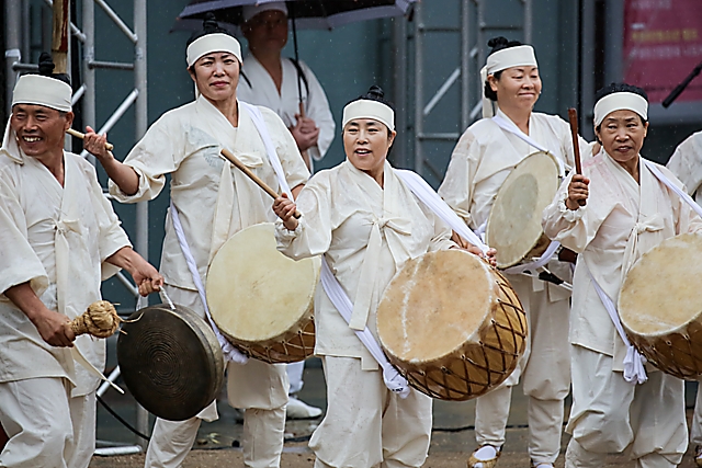 IMG_2016-16_안동제비원성주굿풀이_(제57회_한국민속예술축제)_06.jpg