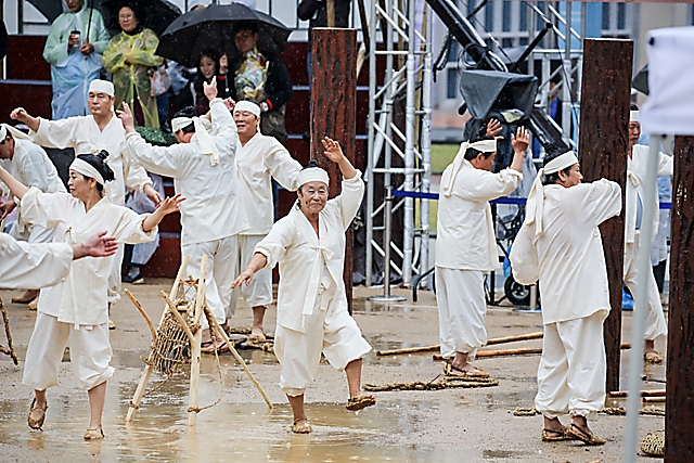 IMG_2016-16_안동제비원성주굿풀이_(제57회_한국민속예술축제)_14.jpg