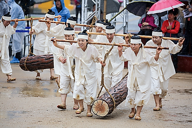 IMG_2016-16_안동제비원성주굿풀이_(제57회_한국민속예술축제)_19.jpg