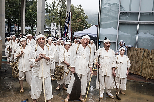 IMG_2016-16_안동제비원성주굿풀이_(제57회_한국민속예술축제)_34.jpg