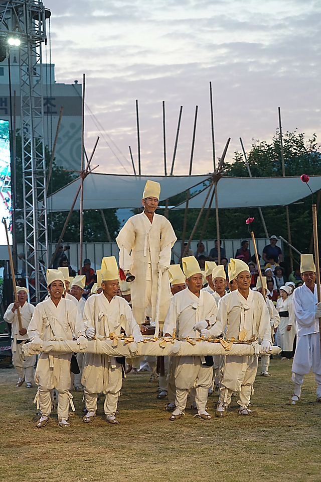 IMG_2017-20_괴산군_여사왕_대도듬_놀이_(제58회_한국민속예술축제)_30.jpg