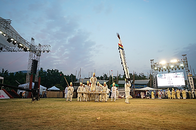 IMG_2017-20_괴산군_여사왕_대도듬_놀이_(제58회_한국민속예술축제)_36.jpg