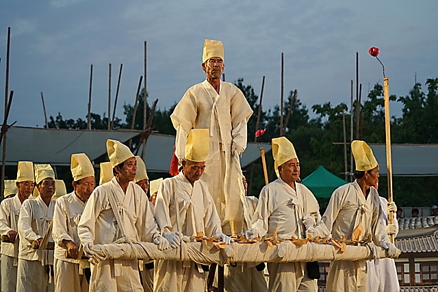 IMG_2017-20_괴산군_여사왕_대도듬_놀이_(제58회_한국민속예술축제)_38.jpg