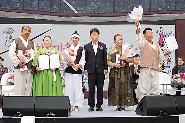 IMG_2018-시상식_(제59회_한국민속예술축제)_60.jpg