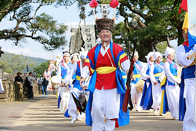 IMG_2018-입장식_및_개막식_(제59회_한국민속예술축제)_25.jpg