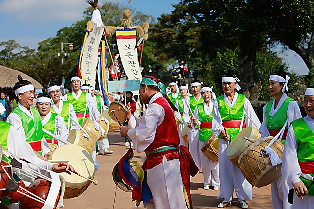 IMG_2018-입장식_및_개막식_(제59회_한국민속예술축제)_32.jpg