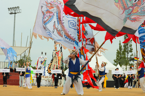 IMG_2023-일반부개막식(제64회_한국민속예술축제)_09.jpg