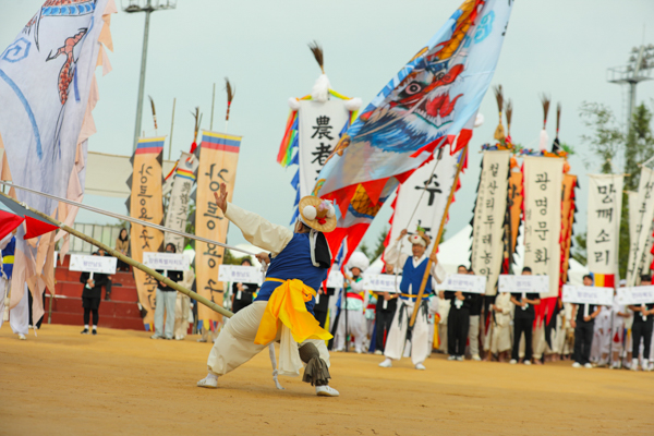 IMG_2023-일반부개막식(제64회_한국민속예술축제)_15.jpg