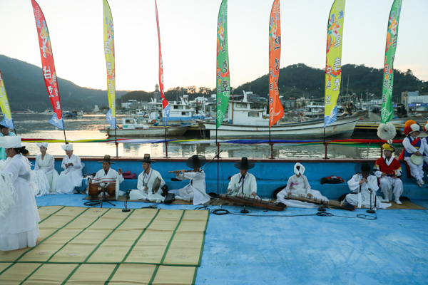 IMG_2023-청소년부전야제(제64회_한국민속예술축제)_09.jpg