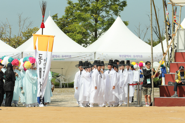 IMG_2023청-06_동래학춤(제64회_한국민속예술제_일반부)_15.jpg